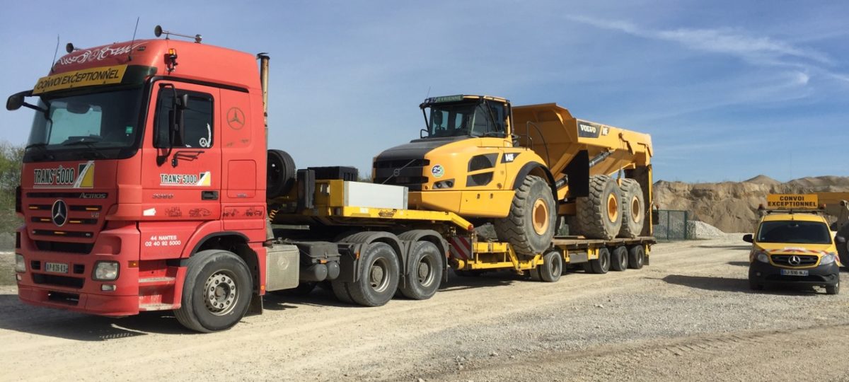 Transports porte engins avec rampes  4 essieux